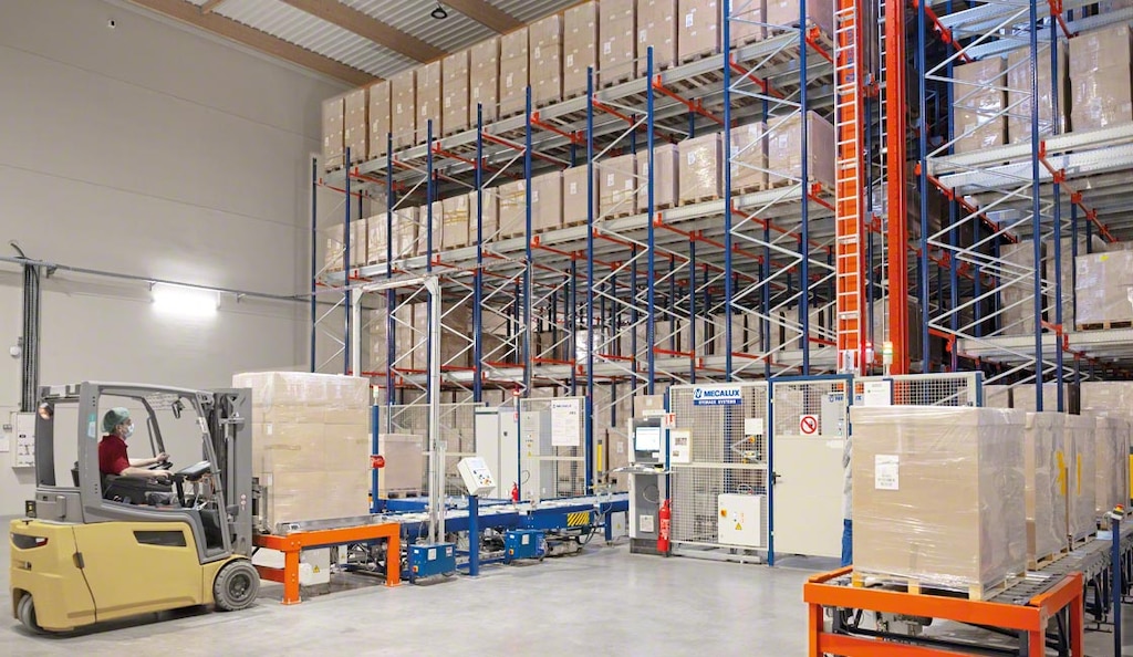 El Pallet Shuttle automático es un sistema por compactación que ofrece gran dinamismo en bodegas sostenibles