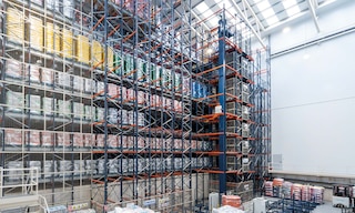 La combinación de lanzaderas y Pallet Shuttle elimina cualquier error en la manipulación de mercadería