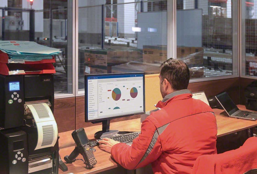 El jefe de bodega debe contar con una herramienta de análisis de datos para verificar el estado del almacén e introducir mejoras