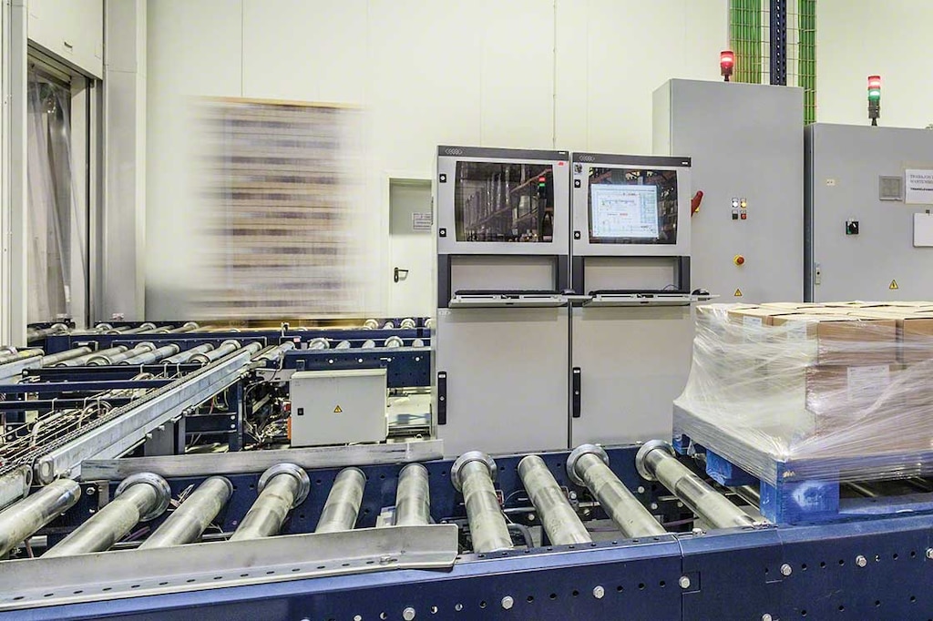 El WMS posibilita el control automático de entradas y salidas en la bodega El WMS posibilita el control automático de entradas y salidas en la bodega