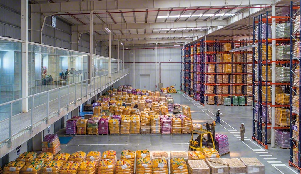 El cross-docking es un método de preparación de pedidos que aspira a minimizar el stock en la bodega