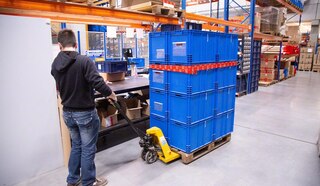 Cómo elegir los equipos de manutención en una bodega