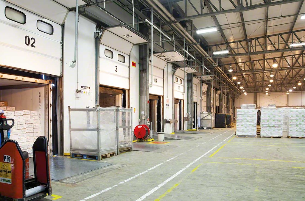 El transporte es uno de los servicios que más habitualmente gestionan los operadores logísticos El transporte es uno de los servicios que más habitualmente gestionan los operadores logísticos