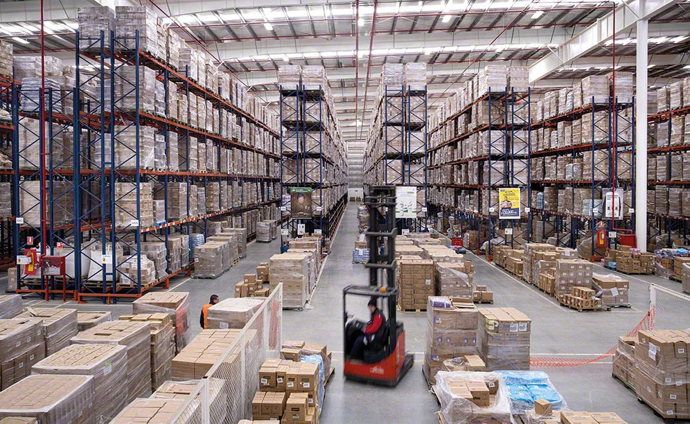 In a 12,000 m² surface area, Unilever can store 15,055 pallets