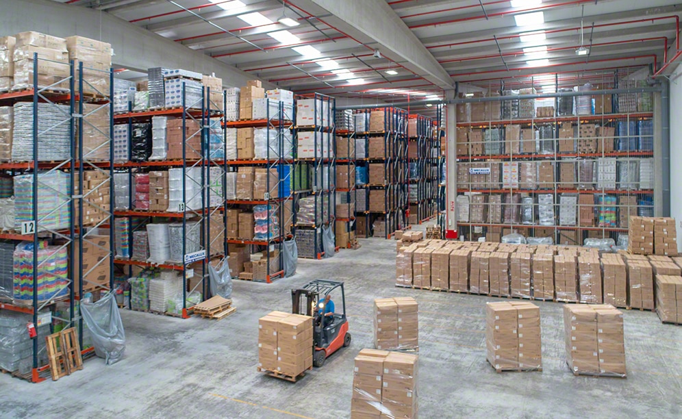 Bodega de Plásticos Vidal con productos de tiendas multiprecio en Valencia Bodega de Plásticos Vidal con productos de tiendas multiprecio en Valencia