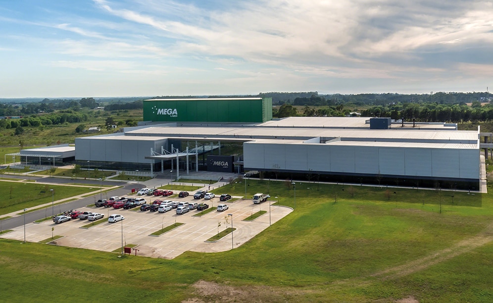 Mecalux ha construido para Mega Pharma una nueva bodega automática autoportante en Uruguay con una capacidad que supera los 6.900 pallets