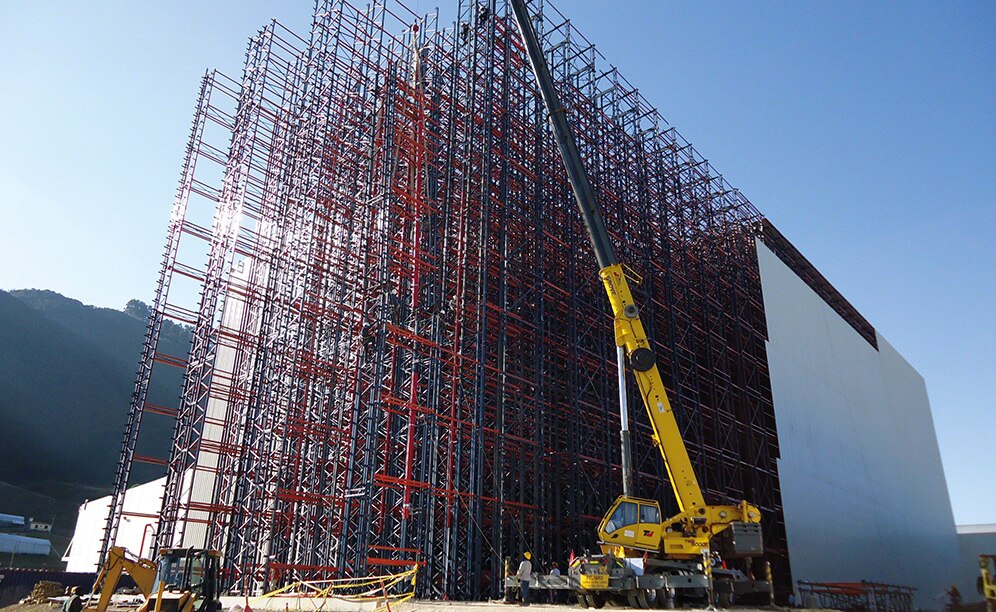 Las estanterías deben soportar las estructuras de cubierta y fachada del propio edificio