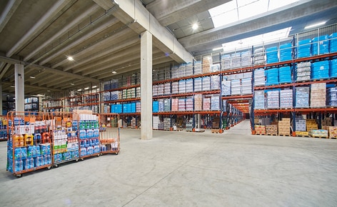 El distribuidor de la cadena italiana de supermercados Simply amplía su centro de distribución con racks selectivos El distribuidor de la cadena italiana de supermercados Simply amplía su centro de distribución con racks selectivos