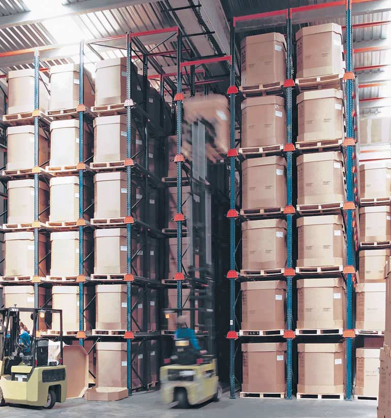Bodega con racks penetrables