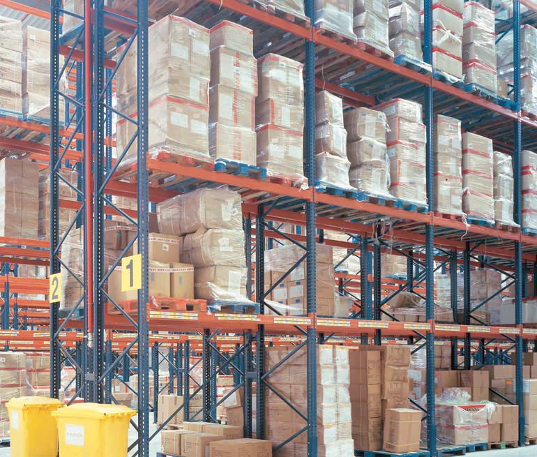 Bodega logística de distribución de productos alimentarios.