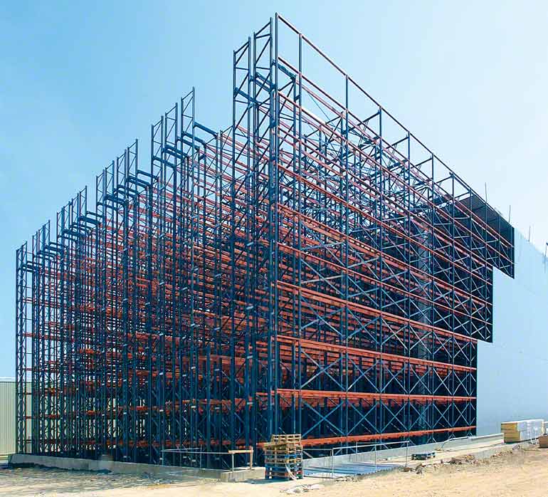 En una autoportante, los racks configuran la estructura del propio edificio.