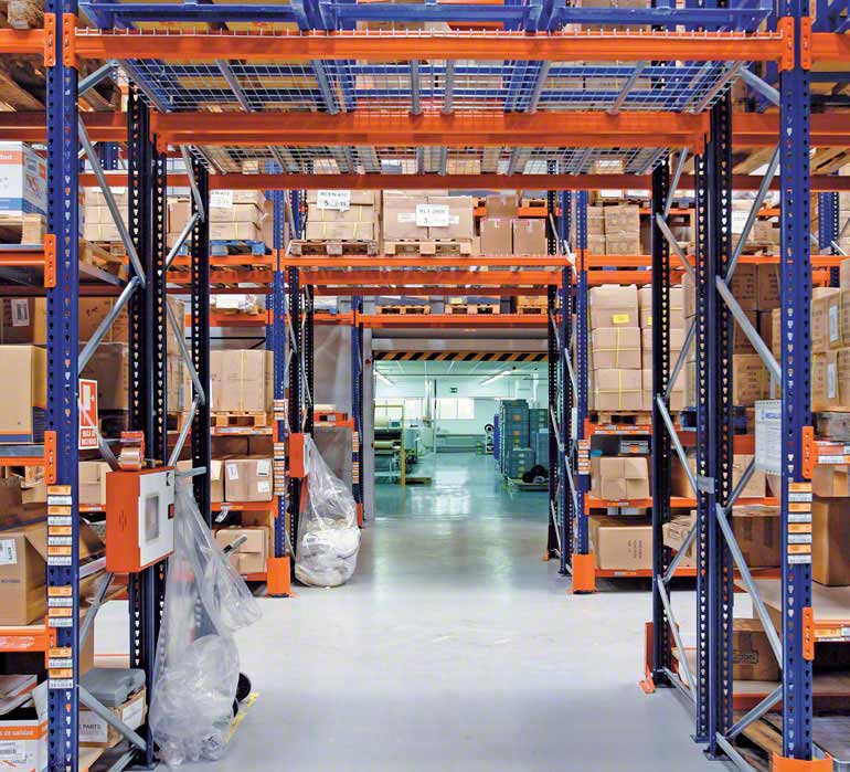 Bodega de un operador logístico 