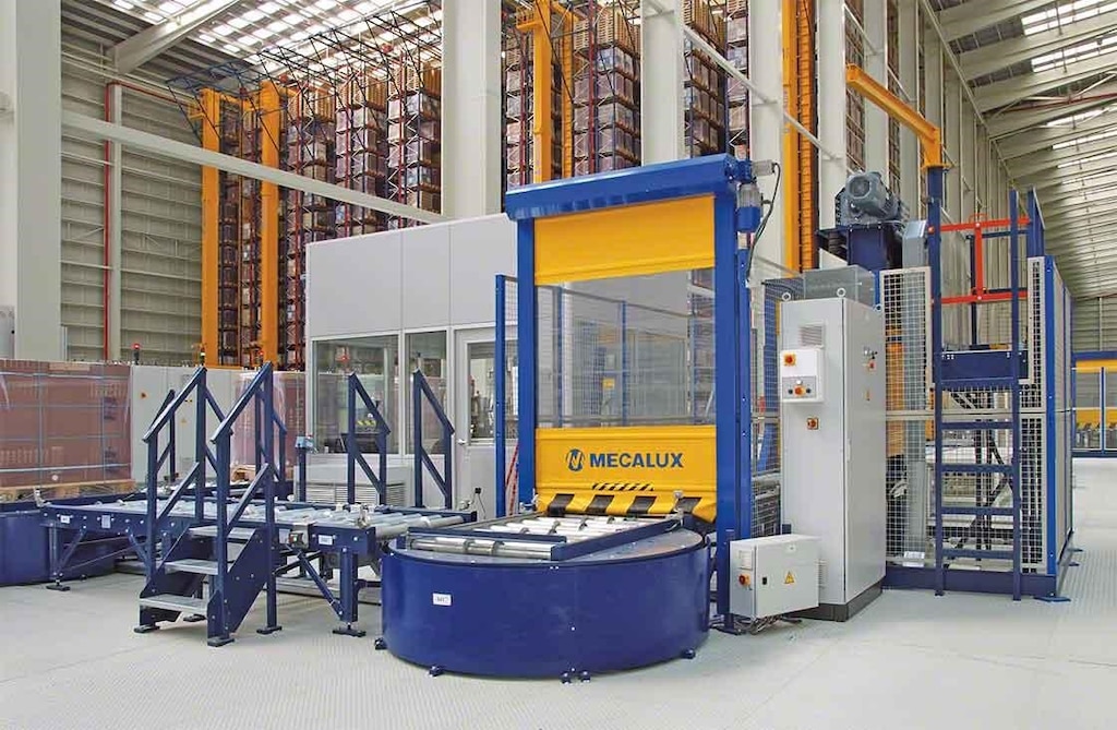 En bodegas automáticas, el puesto de inspección de pallets se encarga de realizar el control de calidad tras la recepción de mercaderías En bodegas automáticas, el puesto de inspección de pallets se encarga de realizar el control de calidad tras la recepción de mercaderías