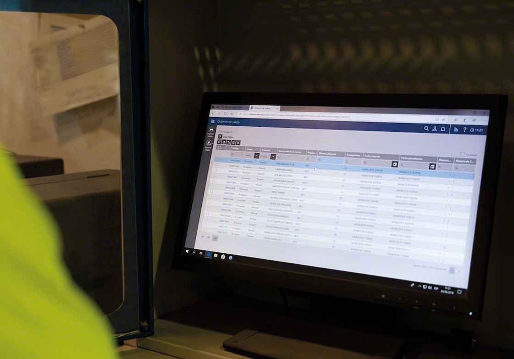 La instalación de nuevas versiones del sistema de gestión de bodegas forman parte del mantenimiento de actualización La instalación de nuevas versiones del sistema de gestión de bodegas forman parte del mantenimiento de actualización