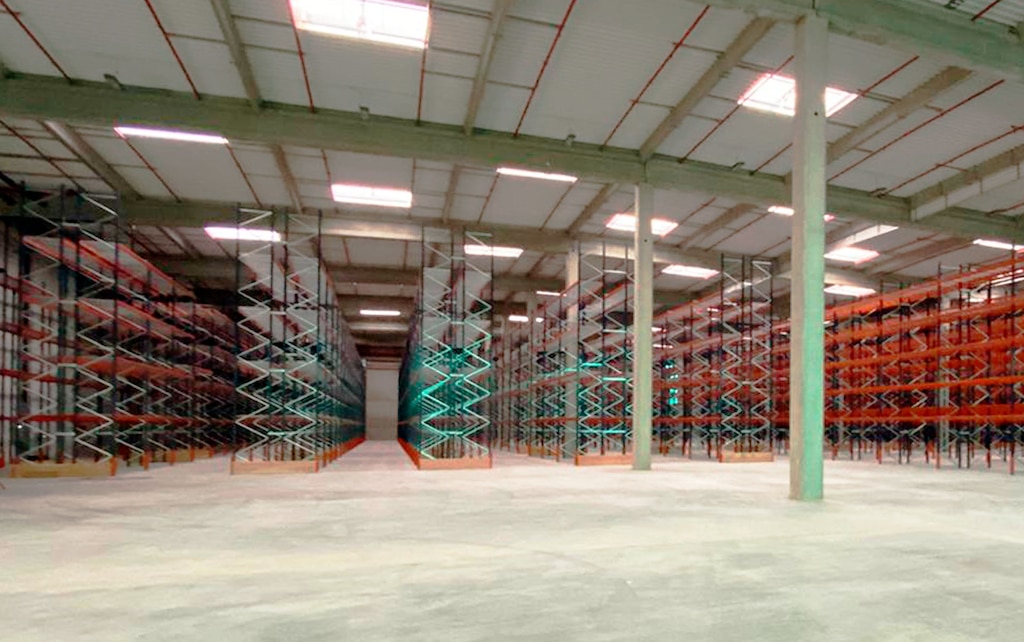 La bodega de Téréva en Francia posee una capacidad para más de 23.500 pallets