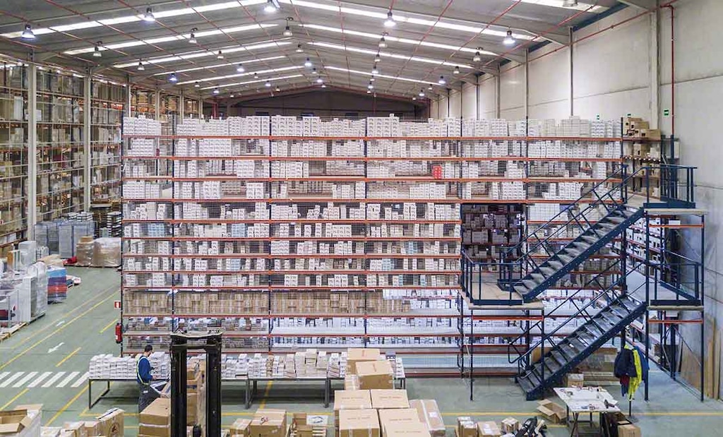 Las pasarelas ayudan a maximizar el espacio en bodegas de operadores logísticos especializados en e-commerce Las pasarelas ayudan a maximizar el espacio en bodegas de operadores logísticos especializados en e-commerce