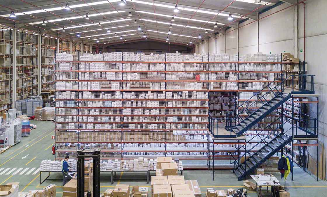 Las pasarelas ayudan a maximizar el espacio en  bodegas de operadores logísticos especializados en e-commerce