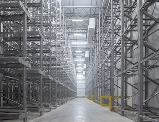 Un almacén frigorífico es una instalación logística que emplea el frío para conservar la mercadería Un almacén frigorífico es una instalación logística que emplea el frío para conservar la mercadería