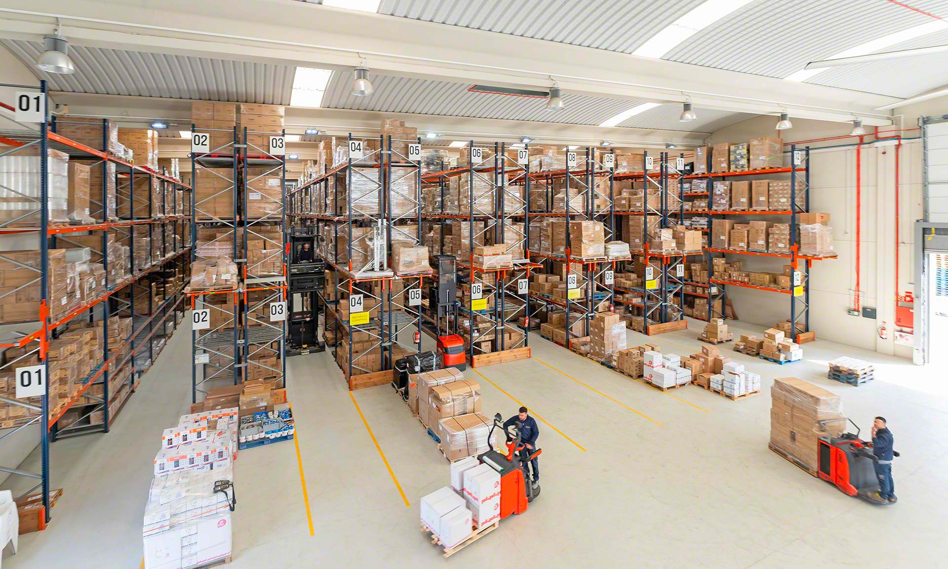 Elektro3: más de 14.000 referencias en una bodega en plena expansión Elektro3: más de 14.000 referencias en una bodega en plena expansión