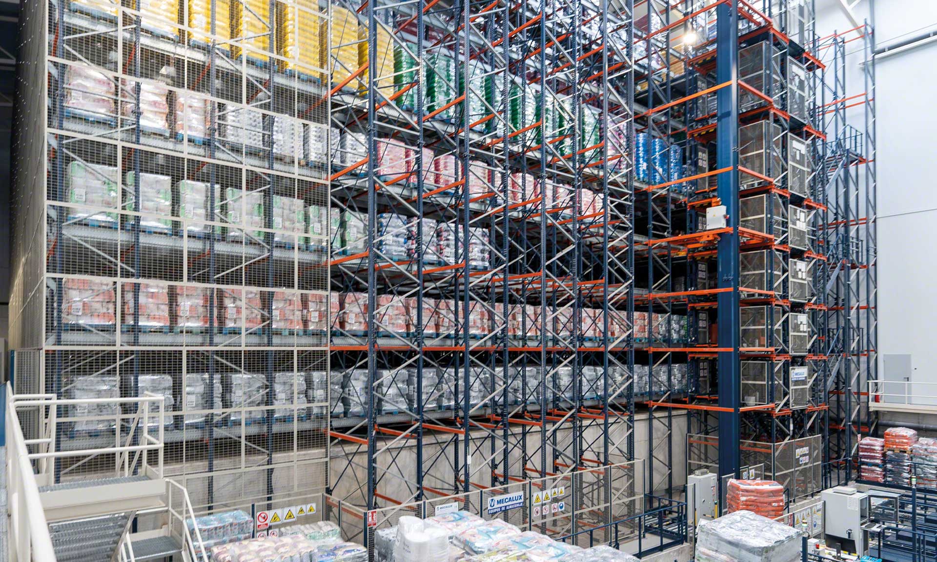 Alinatur Petfood robotiza su bodega de piensos con el Pallet Shuttle automático Alinatur Petfood robotiza su bodega de piensos con el Pallet Shuttle automático