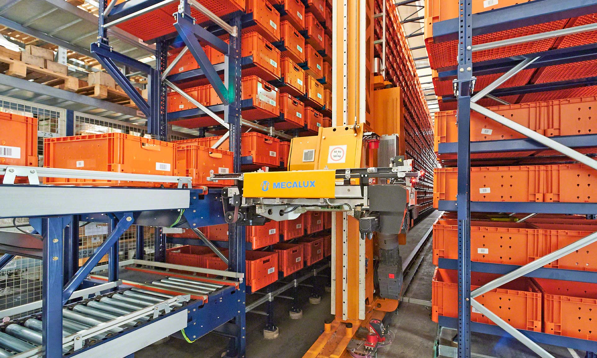Bodega automática del distribuidor de tornillos ICF en Varese (Italia) Bodega automática del distribuidor de tornillos ICF en Varese (Italia)