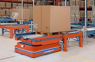 Los AMR configuran una solución de transporte flexible e inteligente Los AMR configuran una solución de transporte flexible e inteligente
