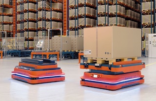 Los robots móviles autónomos dinamizan el flujo interno de pallets