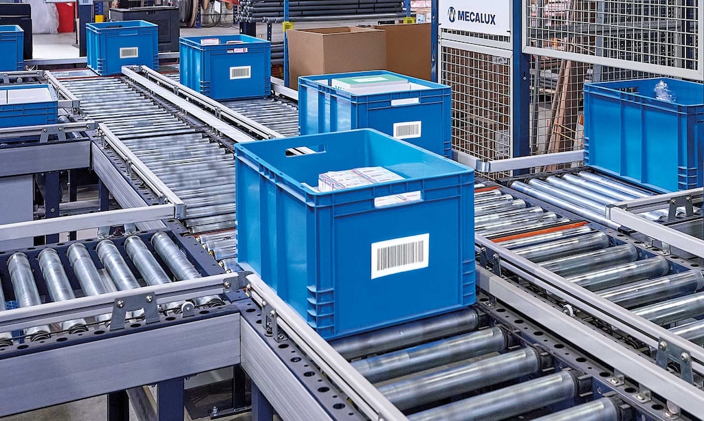 Ray Stanton Avery inventó las etiquetas autoadhesivas en 1935