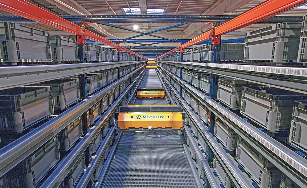 Sistema Shuttle en la bodega de Manitou Group en Francia