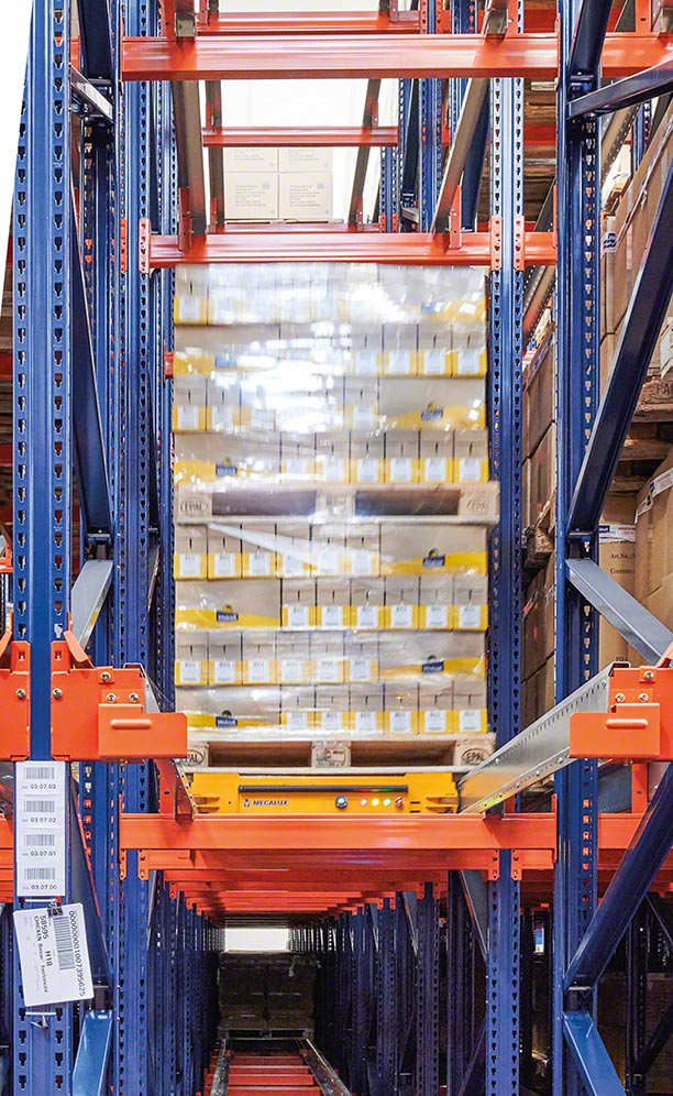 Vitakraft ha optimizado el espacio de su bodega con el sistema Pallet Shuttle