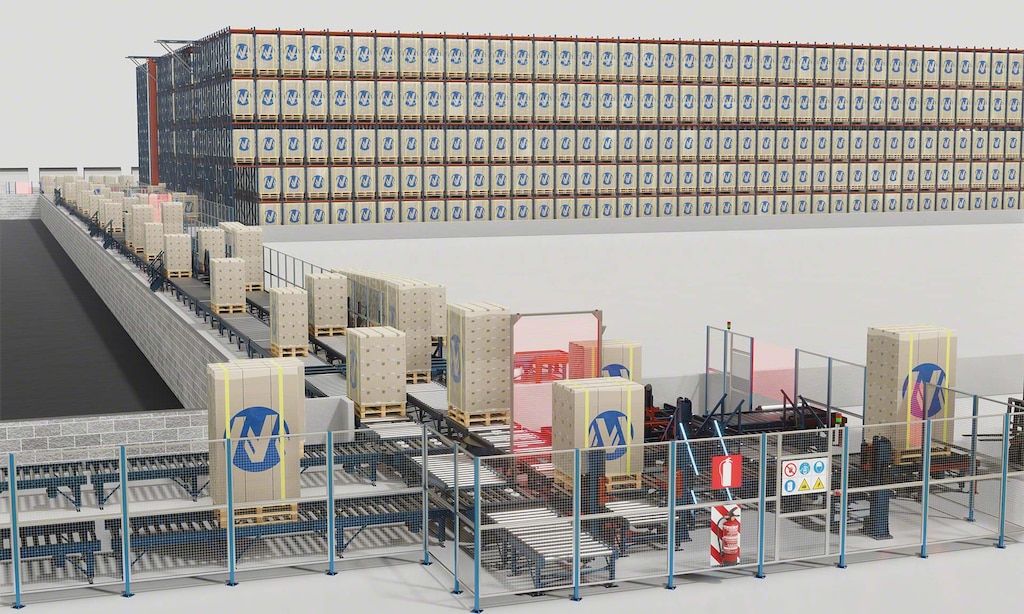 Bodega automática en la planta de fabricación de CEE Schisler Packaging Solutions en Thouars