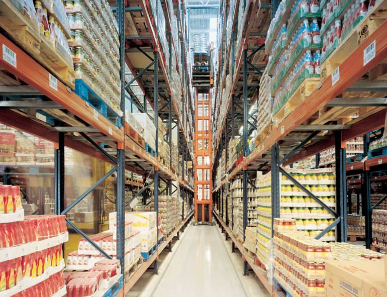 Bodega de picking en altura sobre pallets.