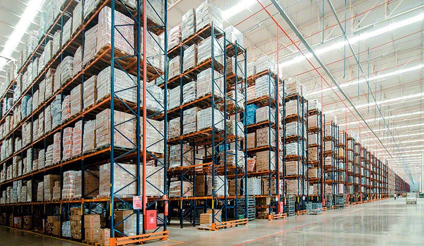 Capacidad de almacenaje y agilidad en la nueva bodega de Armazém Mateus